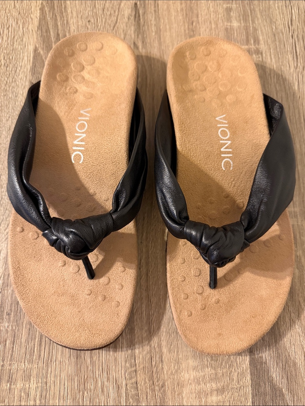 Vionic Black Knotted Toe-Post Sandals with Tan Footbed